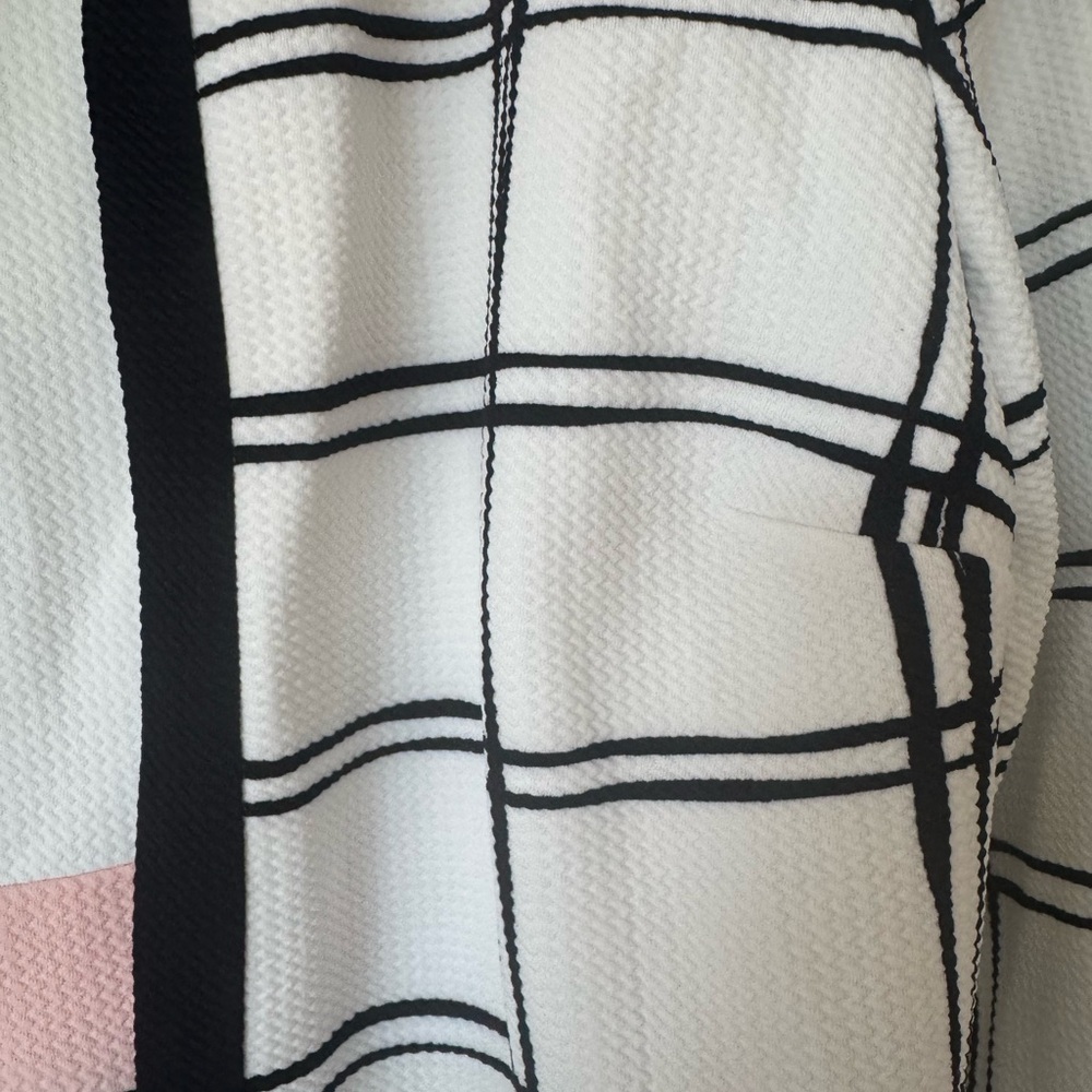 Studio 17 Black and White Ensemble - Picture 2 of 16